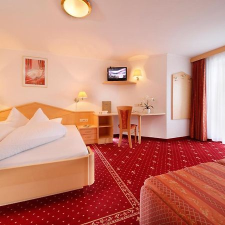 Hotel Alpenblick Pfelders Bagian luar foto