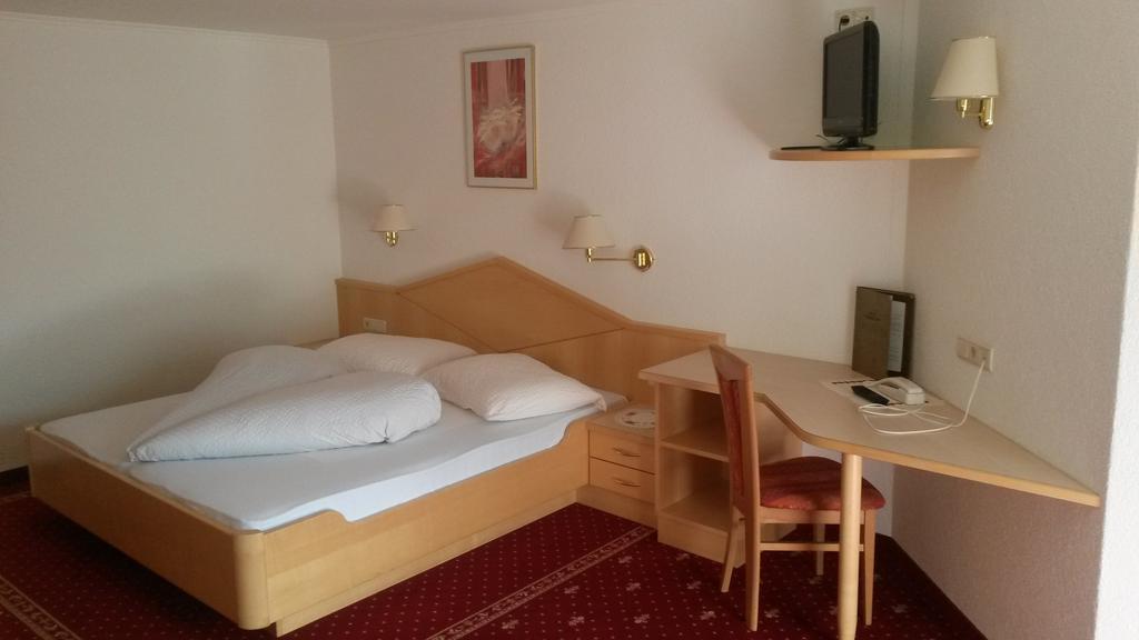 Hotel Alpenblick Pfelders Bagian luar foto
