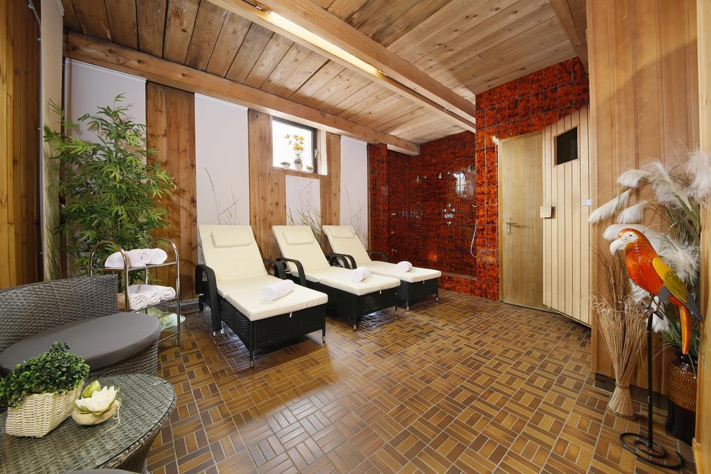 Hotel Alpenblick Pfelders Bagian luar foto