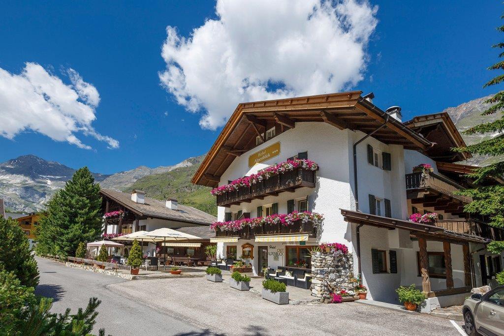 Hotel Alpenblick Pfelders Bagian luar foto