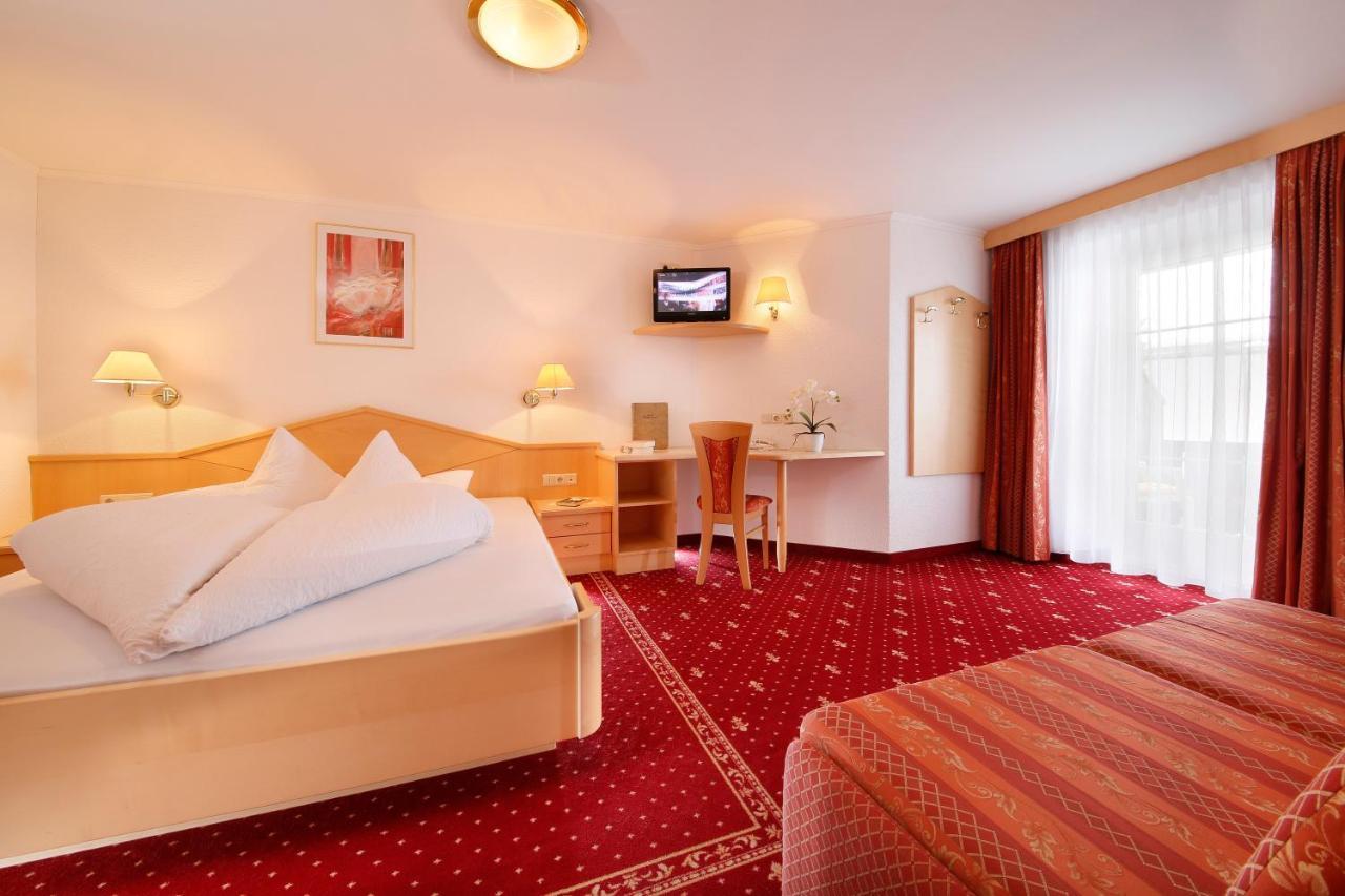 Hotel Alpenblick Pfelders Bagian luar foto