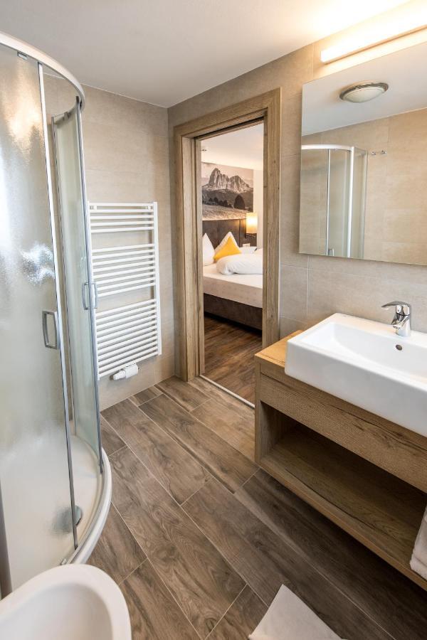 Hotel Alpenblick Pfelders Bagian luar foto